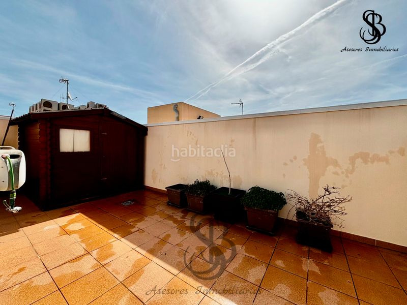 Foto dce4f63b-9b59-49e8-a7a6-27346c7acf6d. Àtic amb calefacció aparcament piscina a Campello Playa Campello (el)