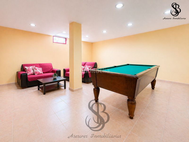 Foto 09660e9a-b68a-4920-a862-50d7a4642b90. Xalet amb xemeneia calefacció aparcament piscina a Alicante