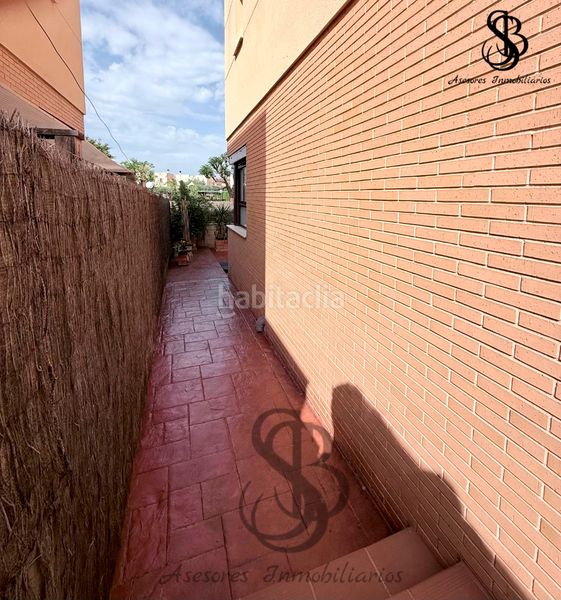 Foto 1701c730-be68-486e-a1b3-5f3d000c3388. Xalet amb xemeneia calefacció aparcament piscina a Alicante