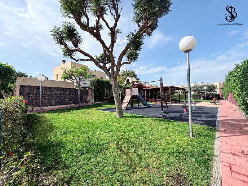 Foto 2176c766-23de-4874-ac60-3a77f9b8158a. Xalet amb xemeneia calefacció aparcament piscina a Alicante