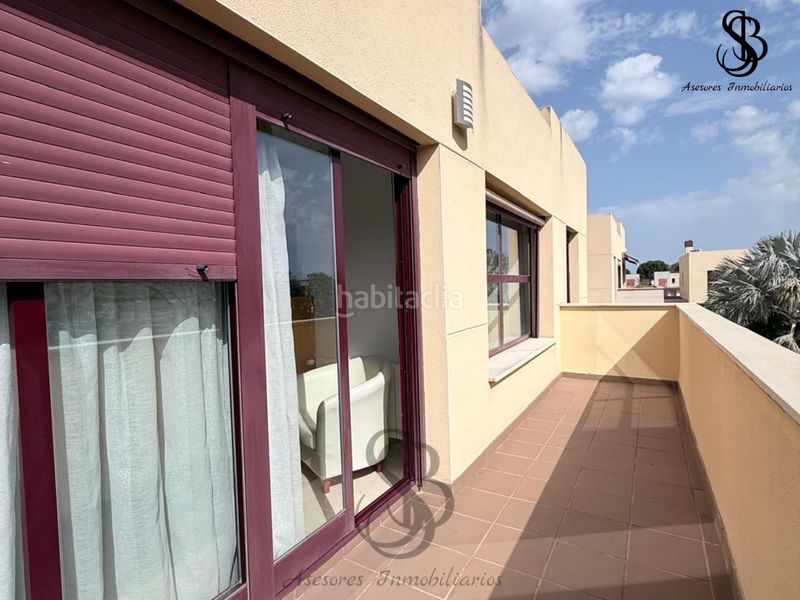 Foto 2b244d71-ef6c-4a68-8f93-00c56c0fc989. Xalet amb xemeneia calefacció aparcament piscina a Alicante