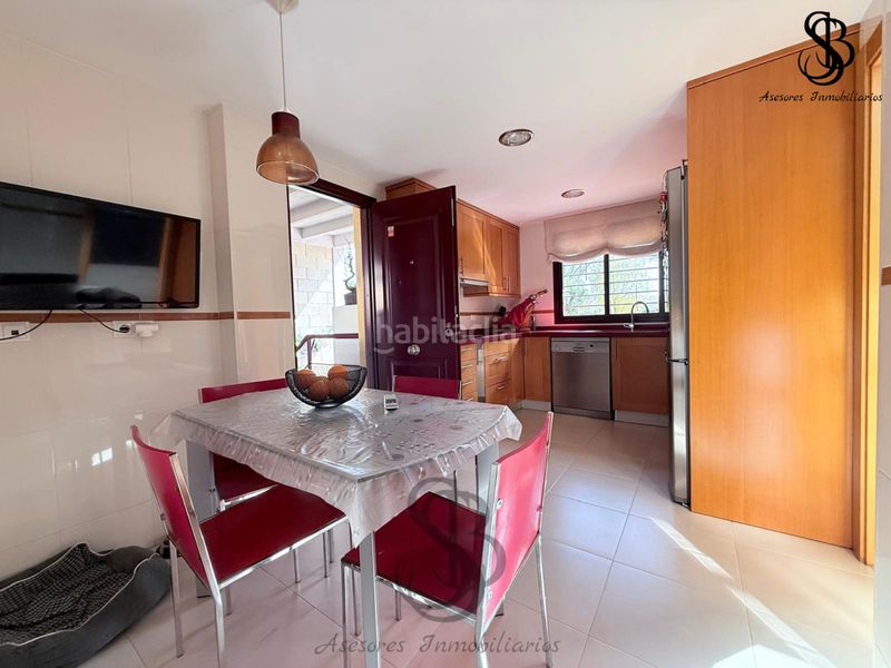 Foto 2d4971ed-5e75-4041-9b34-9c1448016371. Xalet amb xemeneia calefacció aparcament piscina a Alicante