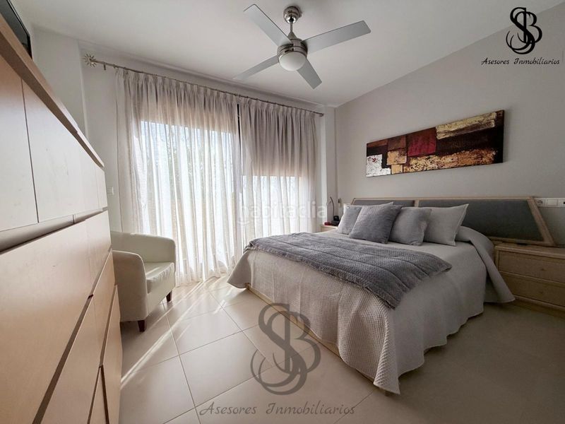 Foto 31914122-8432-4e0a-a8ec-4b0a0c2d2223. Xalet amb xemeneia calefacció aparcament piscina a Alicante