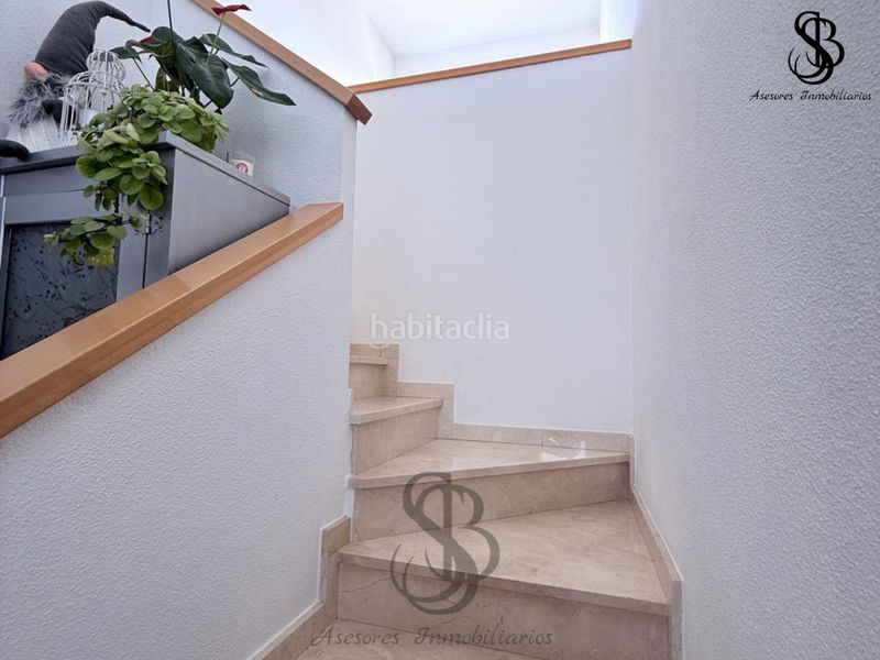 Foto 35c07d46-526c-45e5-86e9-47dae0dd7707. Xalet amb xemeneia calefacció aparcament piscina a Alicante