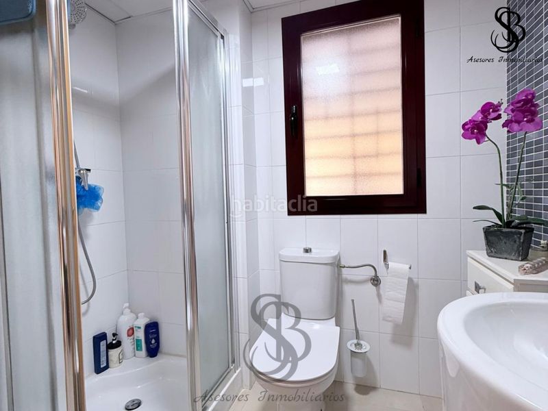 Foto 8aac5ca7-d276-4b11-912f-ffd86c6e5874. Xalet amb xemeneia calefacció aparcament piscina a Alicante