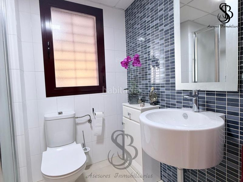 Foto 9f4a25ab-60b6-4ebf-8b40-855c9b7e11af. Xalet amb xemeneia calefacció aparcament piscina a Alicante