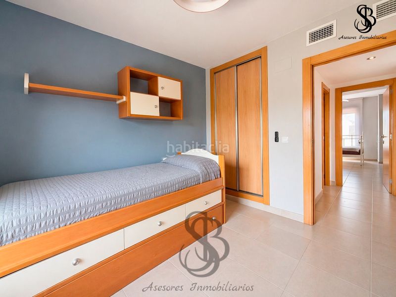 Foto 9f772ca3-ef6f-4bff-9b68-cfb3d3c46e92. Xalet amb xemeneia calefacció aparcament piscina a Alicante