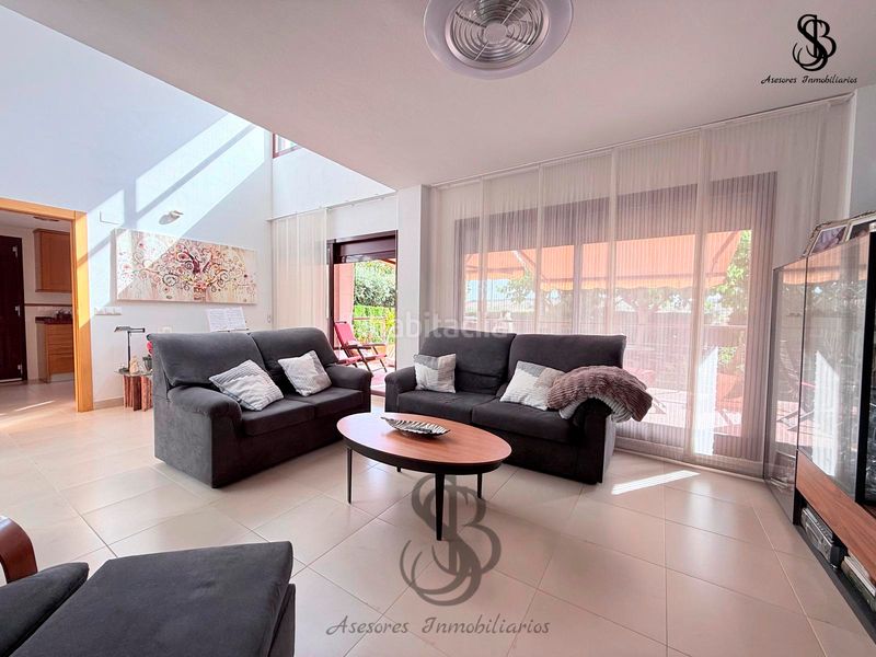 Foto ce66beb8-cf19-4039-8156-ee5d863adf24. Xalet amb xemeneia calefacció aparcament piscina a Alicante