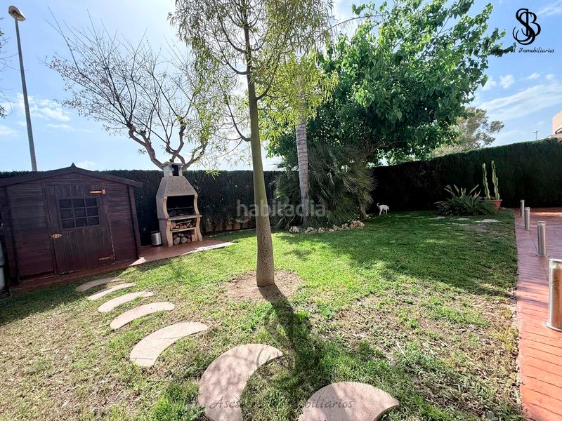 Foto b84b229f-2a6d-438e-9a81-e3a061fa6f6c. Xalet amb xemeneia calefacció aparcament piscina a Mutxamel