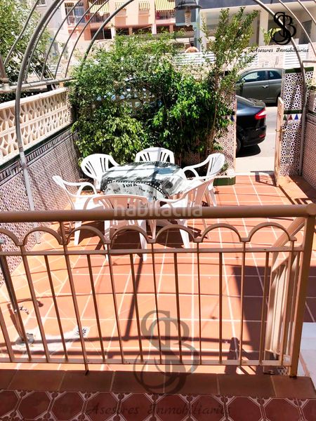 Foto 2a734888-f6c5-4e15-9150-ec4d3654044e. Casa aparellada amb xemeneia a Calas Santiago Bernabeu Santa Pola