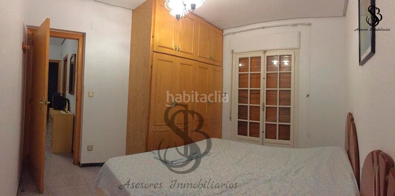 Foto 09c8c6a3-b3ab-4b7d-96f4-cab05888759f. Casa aparellada amb xemeneia calefacció a Calas Santiago Bernabeu Santa Pola