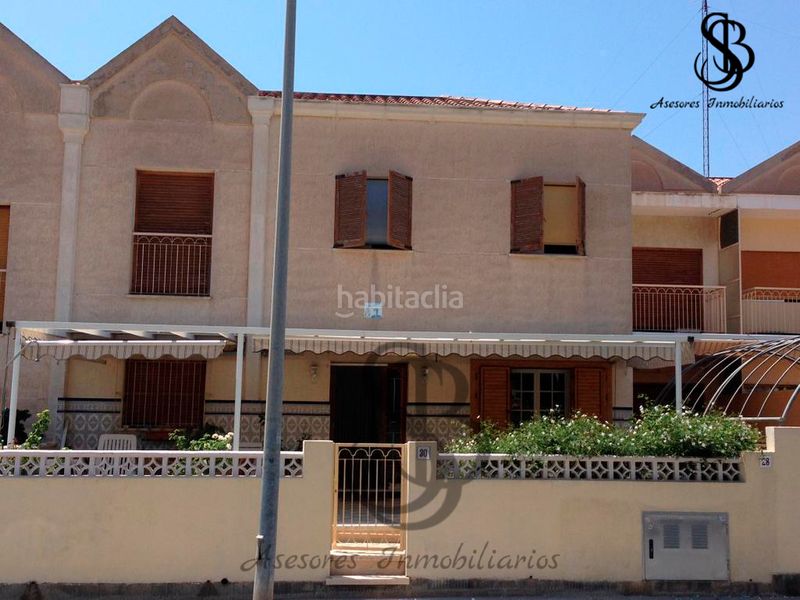Foto 53c06f7a-fa6e-4f74-beb4-25467a316a45. Casa aparellada amb xemeneia calefacció a Calas Santiago Bernabeu Santa Pola