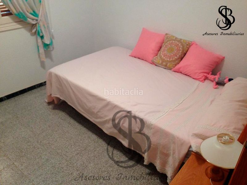 Foto 576e2ba0-997a-4d7e-8e8c-dc4f1f556c0c. Casa aparellada amb xemeneia calefacció a Calas Santiago Bernabeu Santa Pola