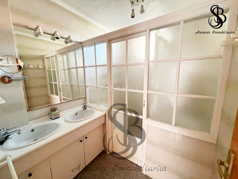 Foto cea12877-801c-47a2-9877-e6736bcdf915. Casa aparellada amb xemeneia calefacció a Calas Santiago Bernabeu Santa Pola