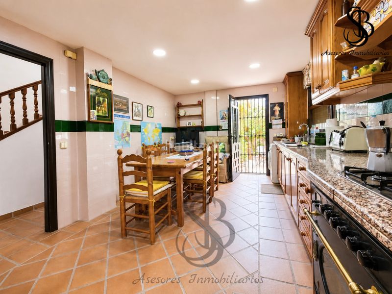 Foto ccd571c7-abb5-4ff8-8759-e9a4f800d4a0. Chalet en Villafranqueza Alicante