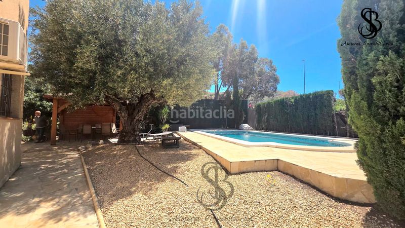 Foto c8bf328a-ff82-4785-91cf-29b184db0b5f. Xalet amb xemeneia calefacció aparcament piscina a Busot