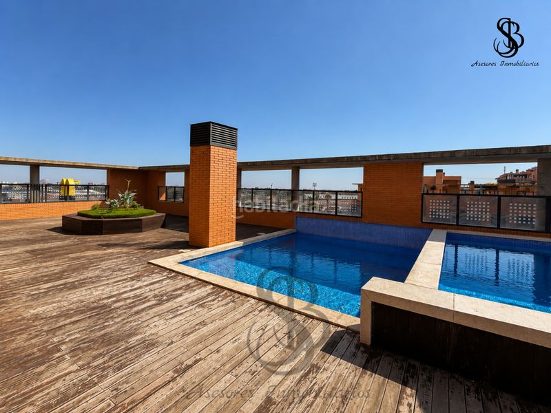 Foto afc3a665-45c3-4c77-b50c-b9a3543440c3. Pis amb calefacció aparcament piscina a Centro Sant Vicent del Raspeig
