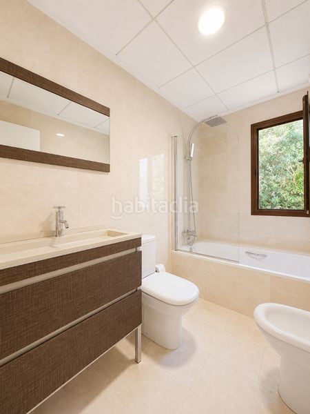 Foto e235d1f7-8324-4539-b637-7a94b08ead8c. Casa aparellada amb calefacció aparcament piscina a Mutxamel