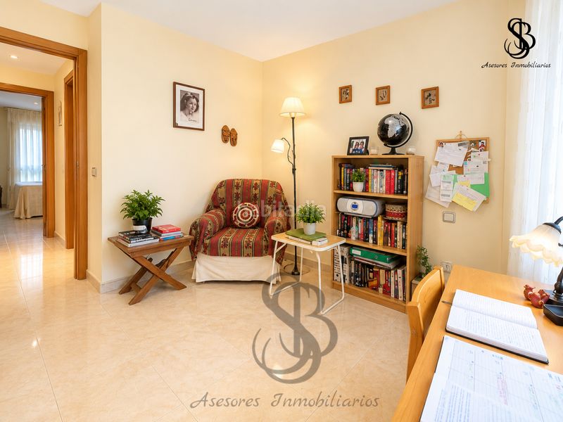 Foto d7439d1b-f578-49d2-a634-44399d0bf15d. Pis amb aparcament a Centro San Juan de Alicante