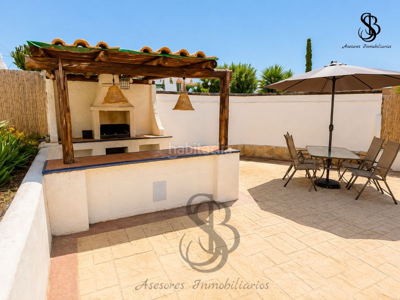 Foto 1255722a-80a9-43a7-b7d5-df9131e11e64. Xalet amb xemeneia calefacció aparcament piscina a Busot