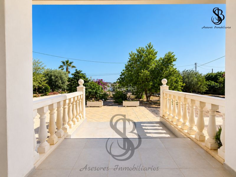 Foto d832c578-378b-4678-85b6-a5f3628bc2c6. Xalet amb xemeneia calefacció aparcament piscina a Busot