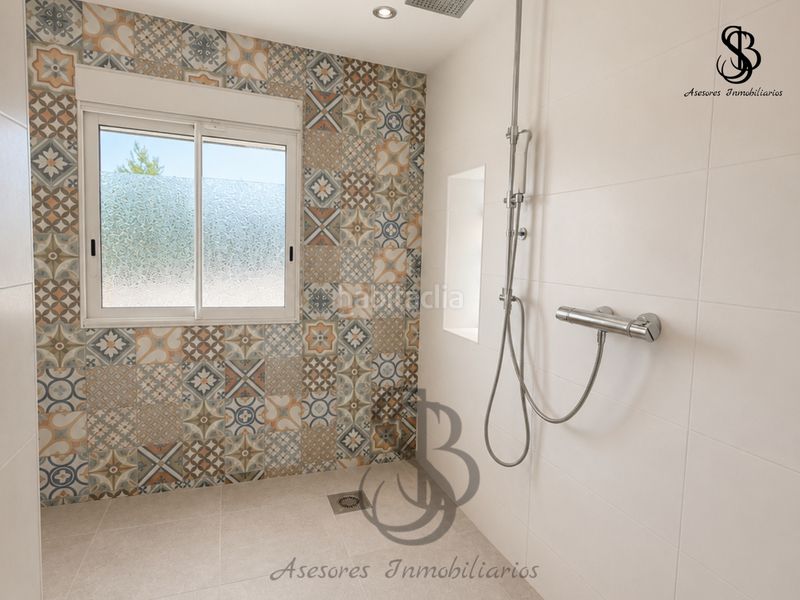 Foto e8e33a0a-967d-40cf-8e7f-b1476aeb6e08. Xalet amb xemeneia calefacció aparcament piscina a Busot