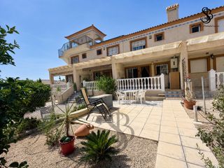 Casa adossada  Avenida les comarques 1. Casa adosada en busot