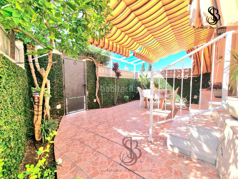 Foto 01ff902b-ea38-437c-91b6-58ac5c4b5aad. Casa adossada amb xemeneia calefacció aparcament piscina a San Juan de Alicante