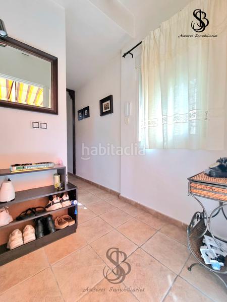 Foto 16435a86-12f7-4e41-95e8-7b2236050518. Casa adossada amb xemeneia calefacció aparcament piscina a San Juan de Alicante