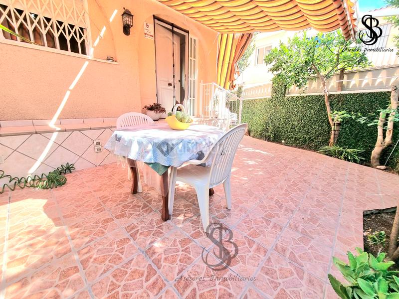 Foto 2708e797-78b5-4a9b-9a06-84081fa96194. Casa adossada amb xemeneia calefacció aparcament piscina a San Juan de Alicante