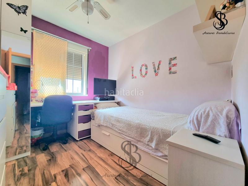 Foto 3fca290f-2f87-4ae2-93d6-5b653a0ef046. Casa adossada amb xemeneia calefacció aparcament piscina a San Juan de Alicante