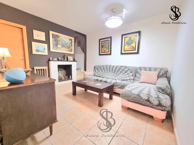 Foto 46bb1afa-aeb9-42d9-8794-ca4817ed63b6. Casa adossada amb xemeneia calefacció aparcament piscina a San Juan de Alicante