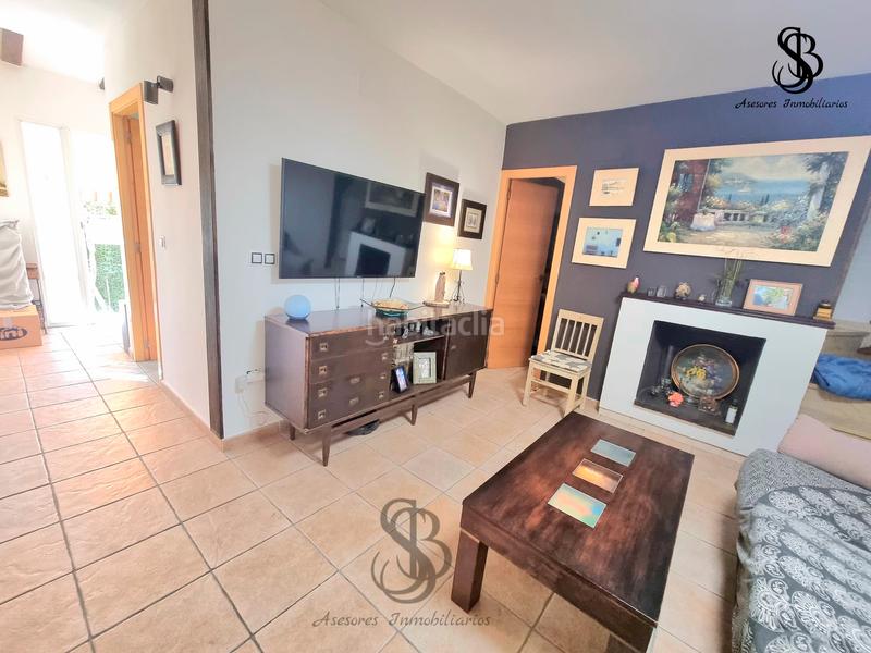 Foto 62356da4-2577-4660-8e80-8275bd9977c9. Casa adossada amb xemeneia calefacció aparcament piscina a San Juan de Alicante