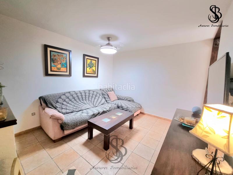 Foto 7fcd3959-aed4-4723-aba4-a4327e9ddda1. Casa adossada amb xemeneia calefacció aparcament piscina a San Juan de Alicante