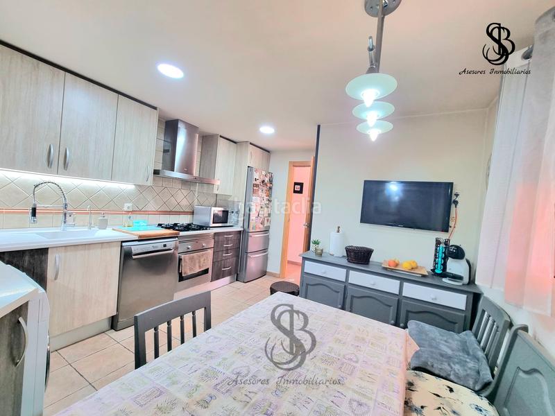 Foto 95976321-ef71-4e20-b00e-4b7e4f8587d7. Casa adossada amb xemeneia calefacció aparcament piscina a San Juan de Alicante