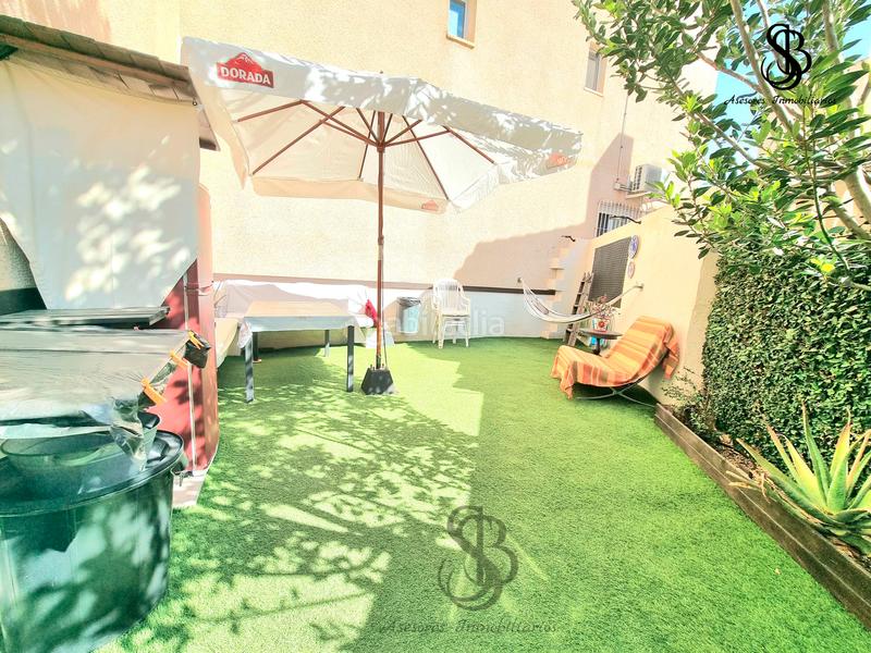 Foto ad52e011-7c70-4621-bee2-8aa3d6a4767b. Casa adossada amb xemeneia calefacció aparcament piscina a San Juan de Alicante