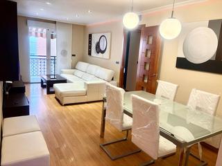 Appartement  Calle venerable juan santiago. Elegancia, confort y alma familiar, una joya junto al centro com