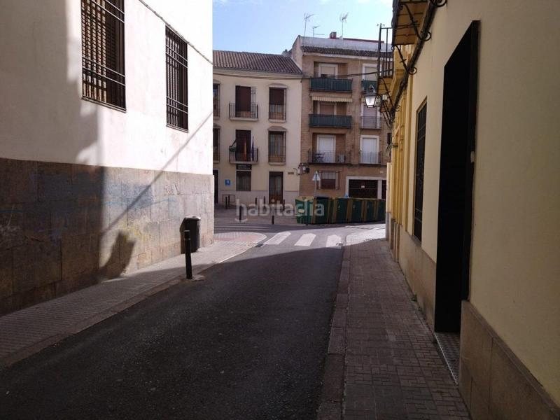 Foto ed7e960f-be20-41de-8679-f5187bfc9956. Aparcament cotxe a Centro Córdoba