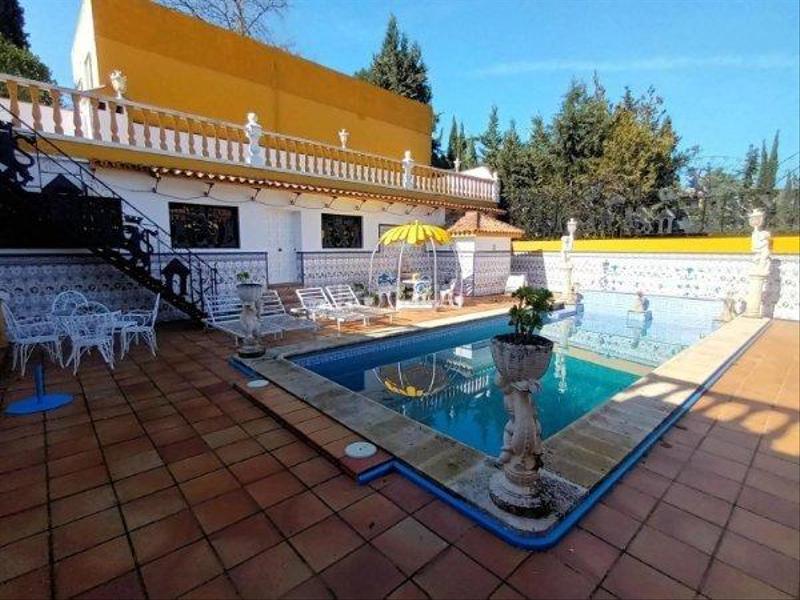 Foto f4032dbf-27eb-4b1c-9ed1-00a2318b2265. Chalet mit parking pool in El Brillante -El Naranjo - El Tablero Córdoba