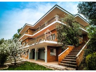 Masia a Escuelas de venta santa brbara 107. Complejo deportivoclub de tenis y casa en venta