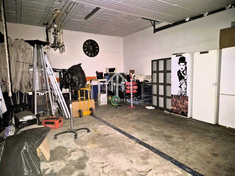 Foto 50ef16e9-8829-4920-9637-ac223b48aa34. Parking coche garaje en Loja