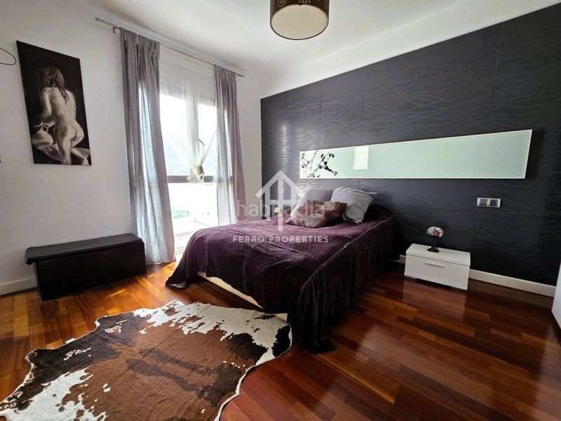 Foto 327ddfd5-f383-44de-993d-0c9ba2d4435f. Chalet dans calle alcalde don manuel martín 11 dans Loja
