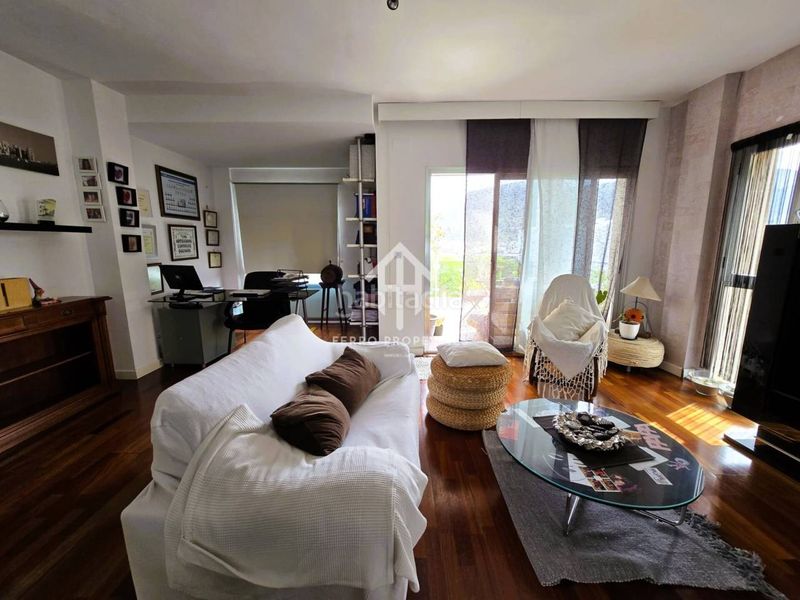 Foto 42f84903-a92b-45db-b625-60b314304cea. Chalet dans calle alcalde don manuel martín 11 dans Loja