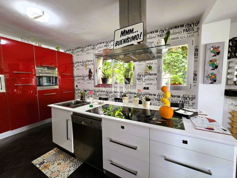 Foto a80d6bca-4d16-4c71-b60a-767f61e9473e. Chalet dans calle alcalde don manuel martín 11 dans Loja