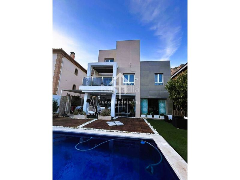 Foto aee81b2d-e6e6-4931-9a54-51635b347a89. Chalet dans calle alcalde don manuel martín 11 dans Loja