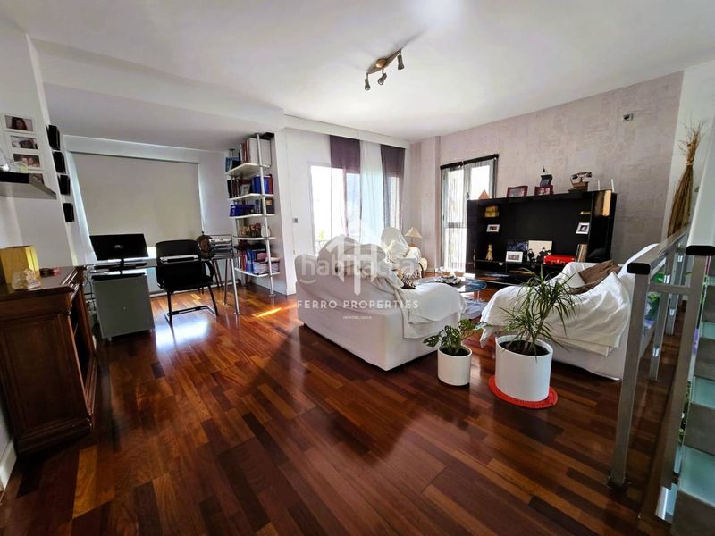 Foto ba5a47f1-0794-4b97-8978-41fe1df7b052. Chalet dans calle alcalde don manuel martín 11 dans Loja