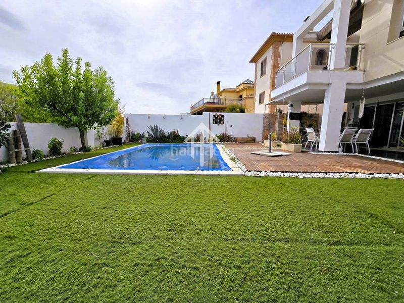 Foto bed5e841-6496-4c03-9bcc-505e233a0618. Chalet dans calle alcalde don manuel martín 11 dans Loja