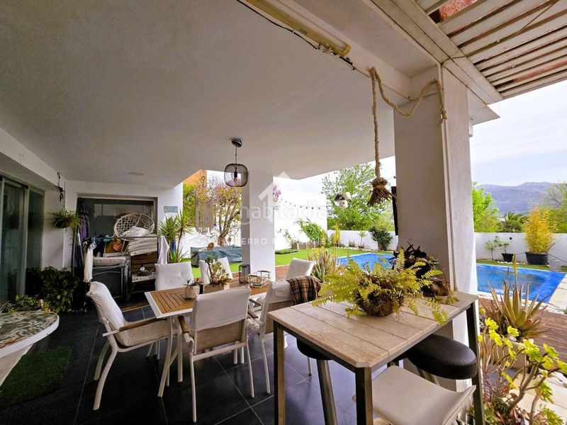 Foto cb95ebae-cd85-425a-90a7-6b58348c10ef. Chalet dans calle alcalde don manuel martín 11 dans Loja