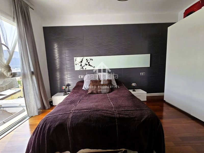 Foto d73936a6-383a-468a-ae73-ed7208ff6a49. Chalet dans calle alcalde don manuel martín 11 dans Loja
