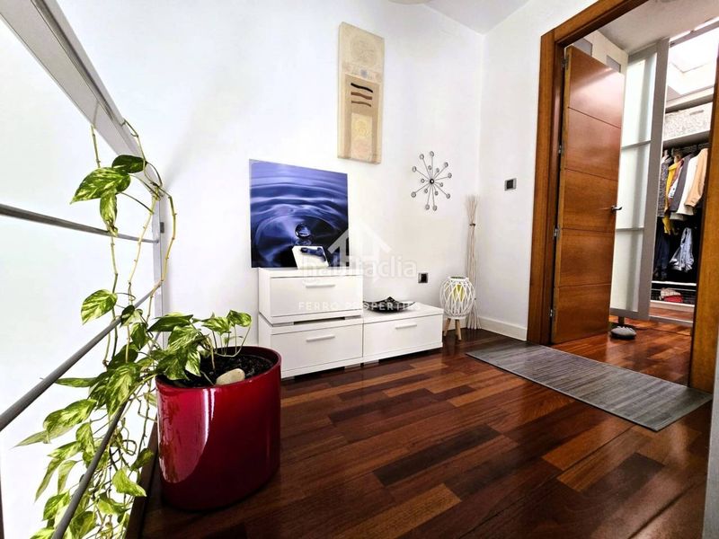 Foto f4cdf947-1553-4d10-ab3f-7850936c82b3. Chalet dans calle alcalde don manuel martín 11 dans Loja